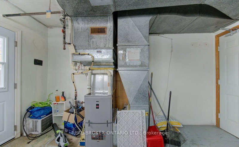 109 Eton Dr, Kitchener, N2B 1N1 | Image 3