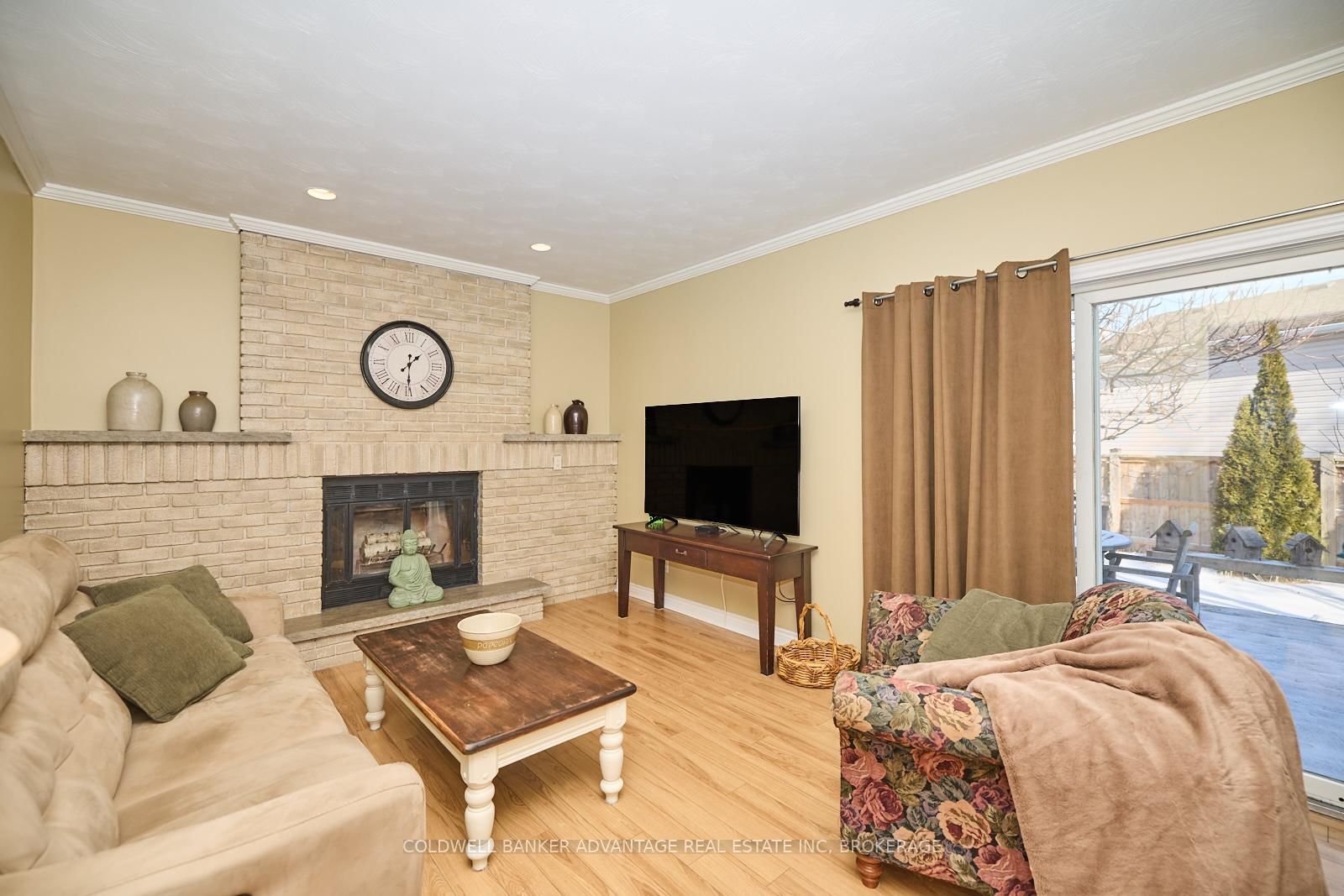 Detached House for sale at 28 Dixon Crescent, Welland, Ontario, L3C 6P4 - N. Welland - MLS: X12989722