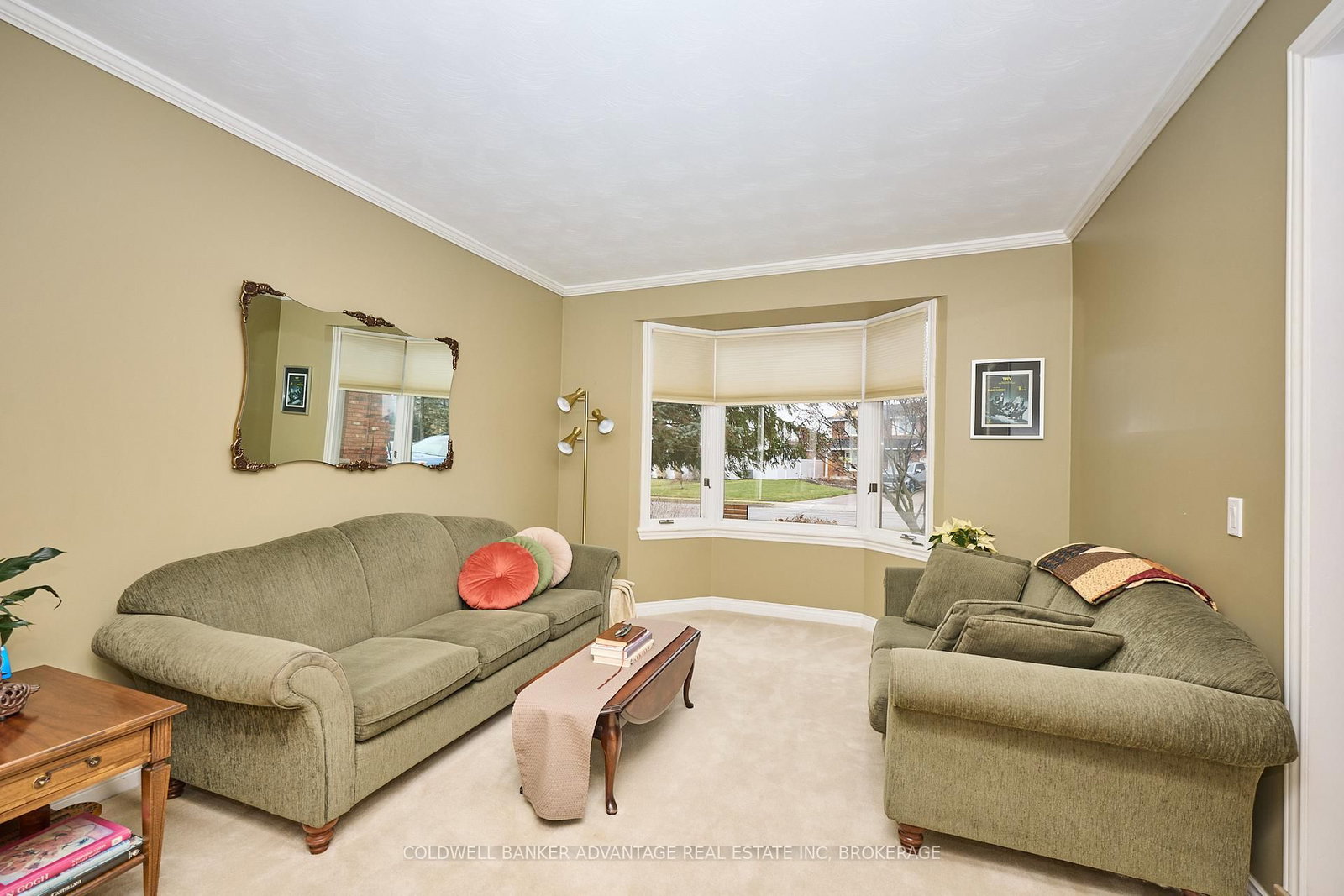 Detached House for sale at 28 Dixon Crescent, Welland, Ontario, L3C 6P4 - N. Welland - MLS: X12989722