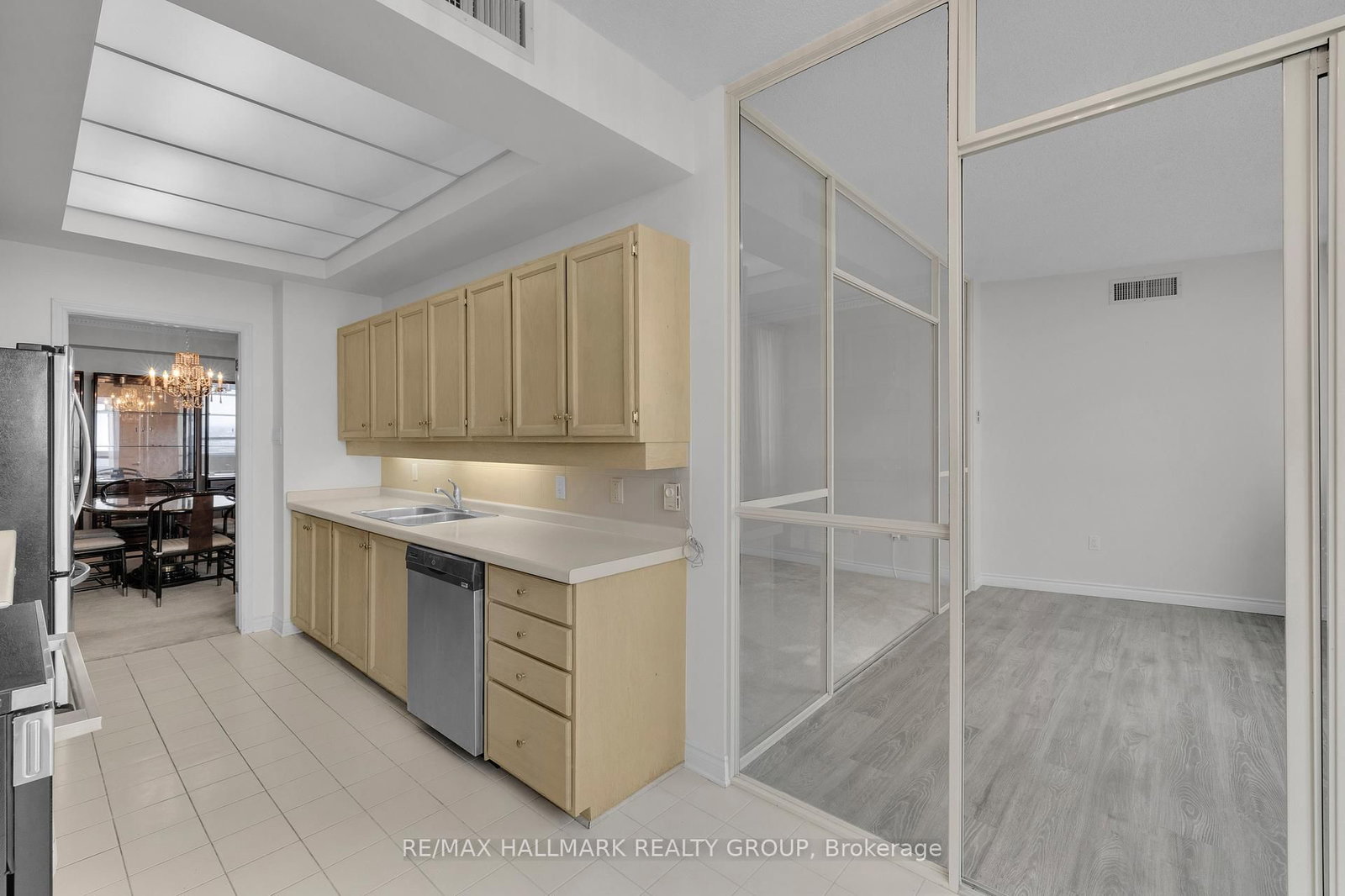 1480 Riverside Drive, Unit 2204 - Photo 10