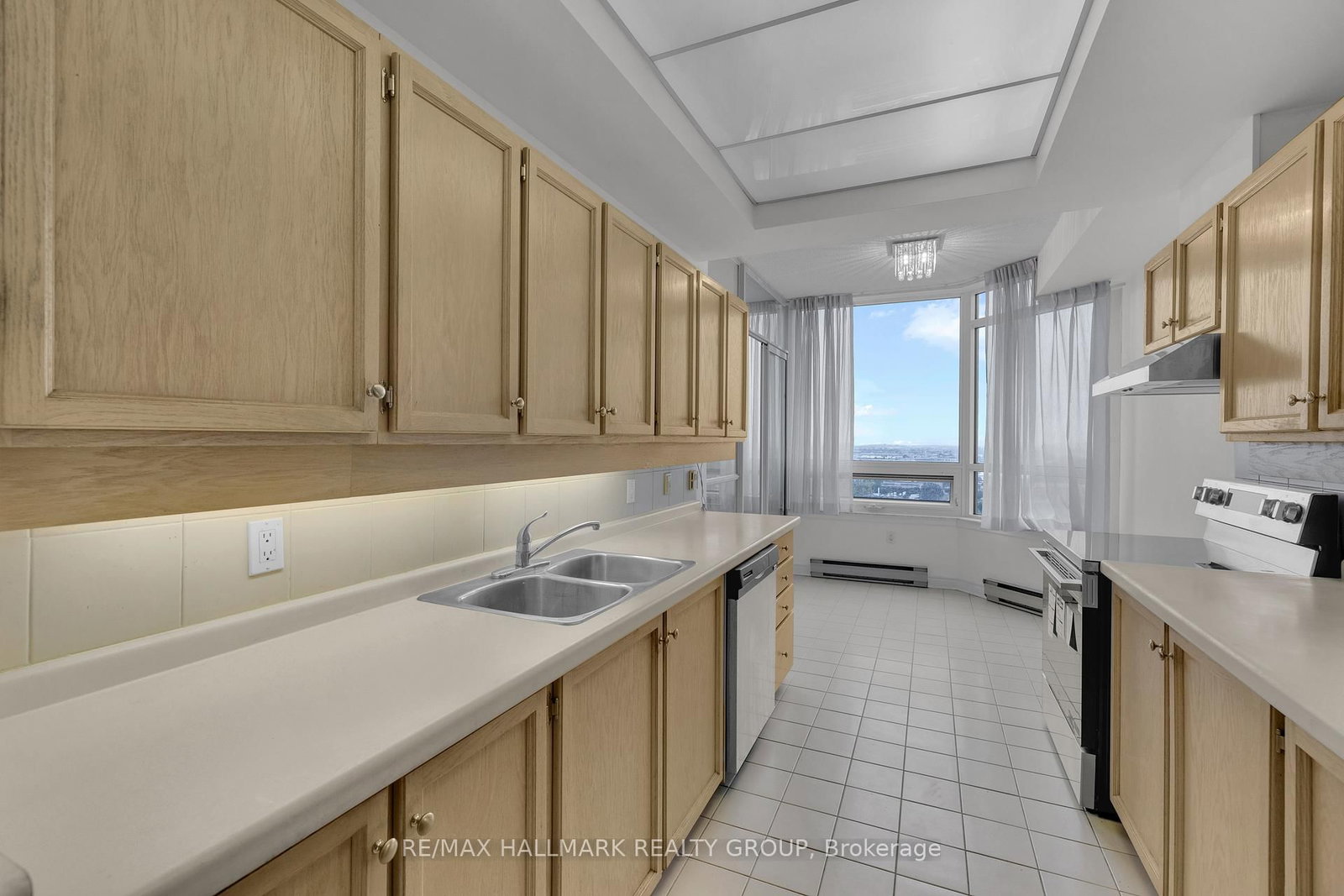 1480 Riverside Drive, Unit 2204 - Photo 12