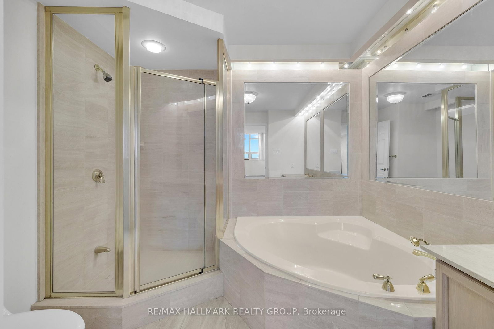 1480 Riverside Drive, Unit 2204 - Photo 20