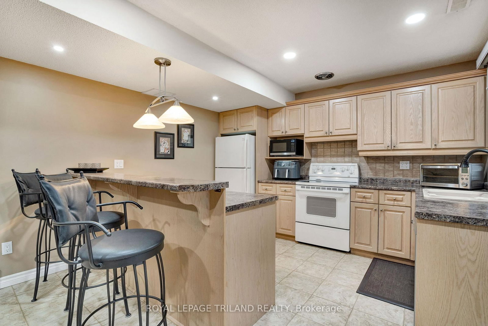 Detached House for sale at 31 Edgehill Road, London North, Ontario, N6G 2T2 - North F - MLS: X12989836