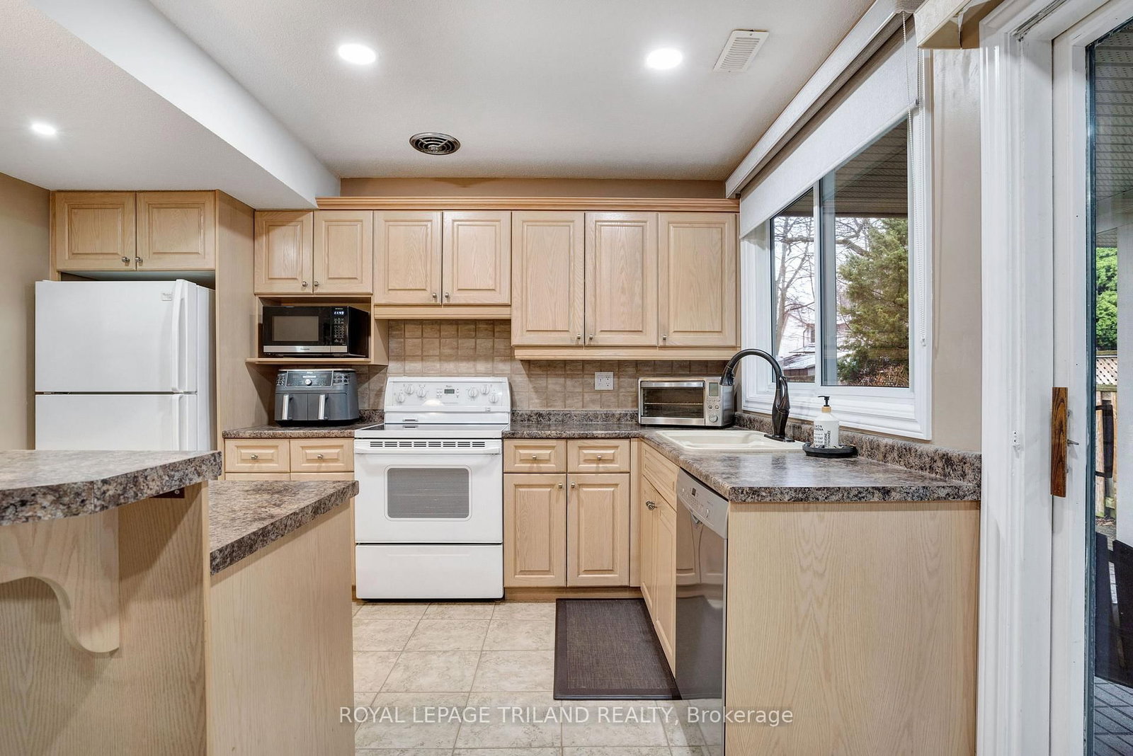 Detached House for sale at 31 Edgehill Road, London North, Ontario, N6G 2T2 - North F - MLS: X12989836