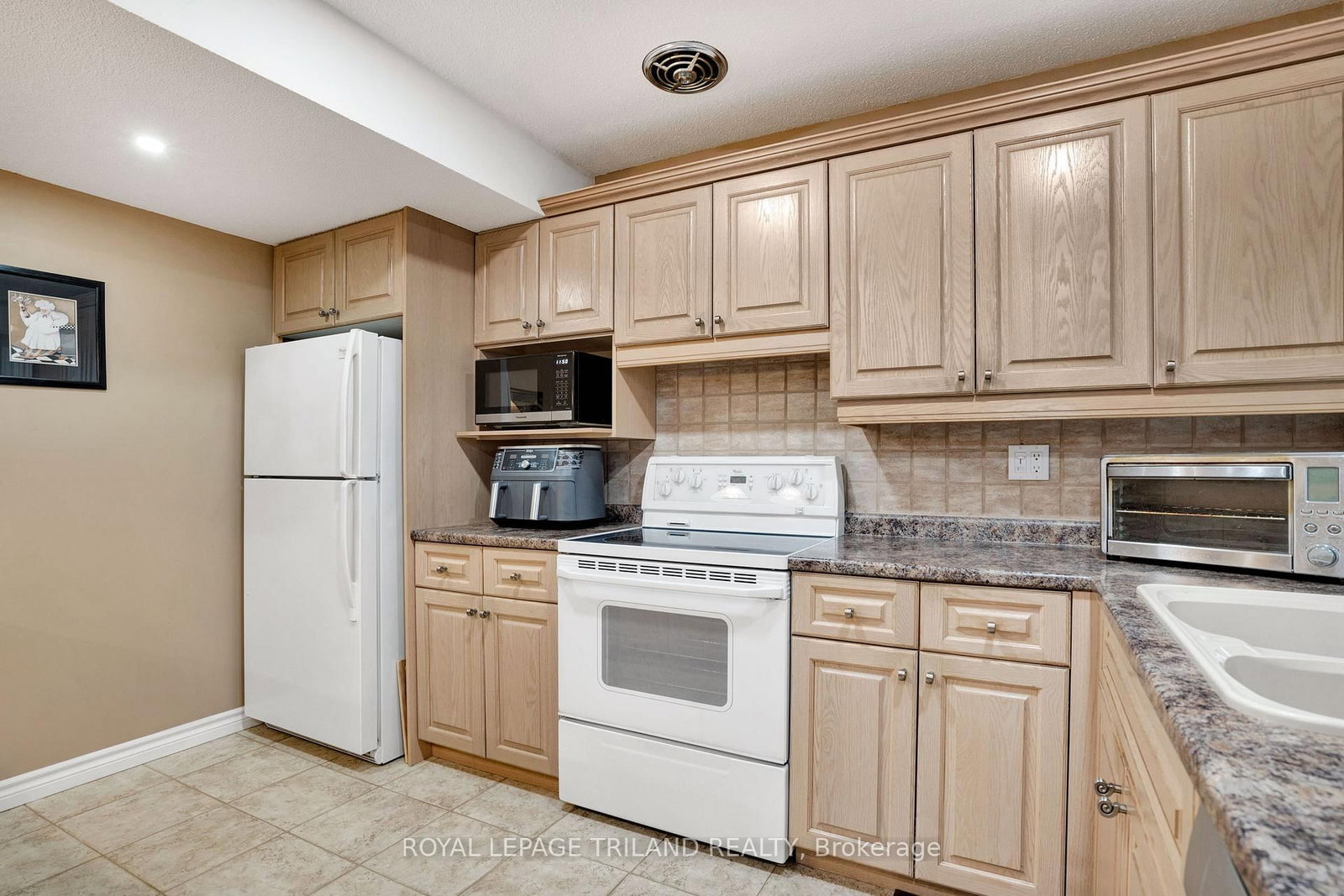 Detached House for sale at 31 Edgehill Road, London North, Ontario, N6G 2T2 - North F - MLS: X12989836