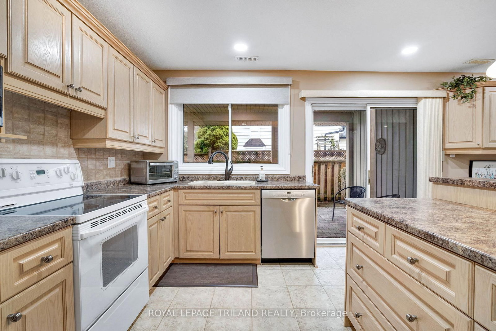 Detached House for sale at 31 Edgehill Road, London North, Ontario, N6G 2T2 - North F - MLS: X12989836