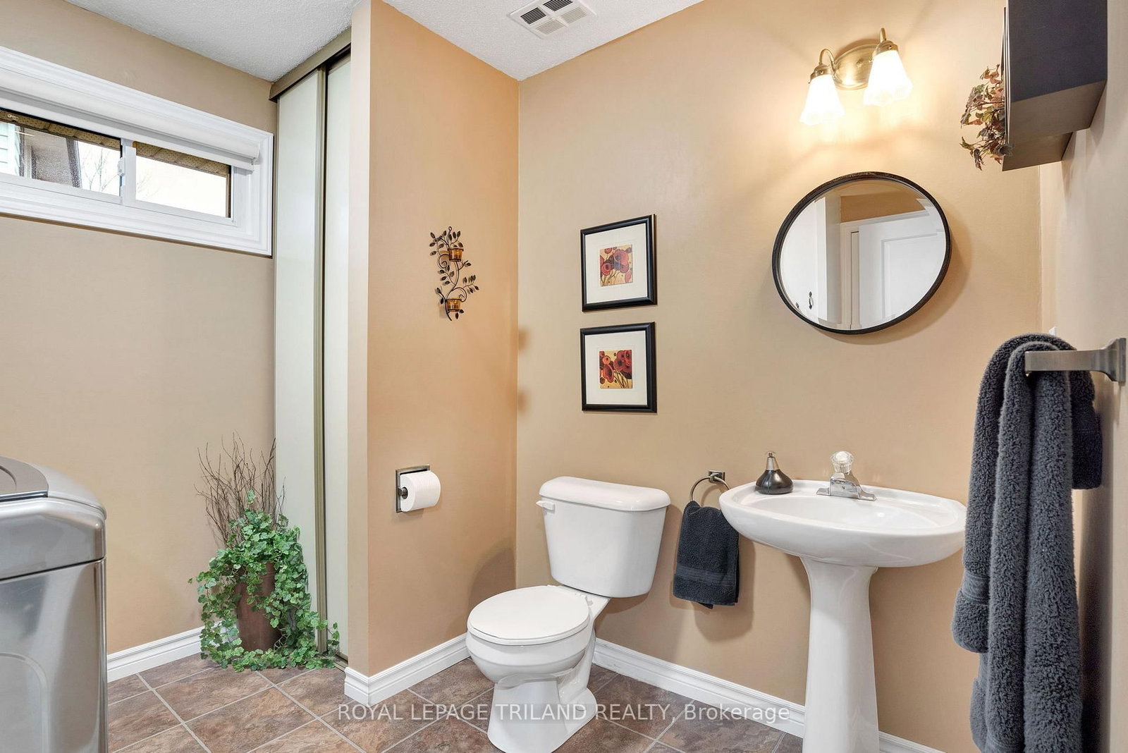 Detached House for sale at 31 Edgehill Road, London North, Ontario, N6G 2T2 - North F - MLS: X12989836