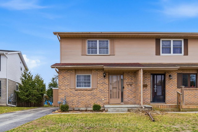 1037 Hickorywood Crescent