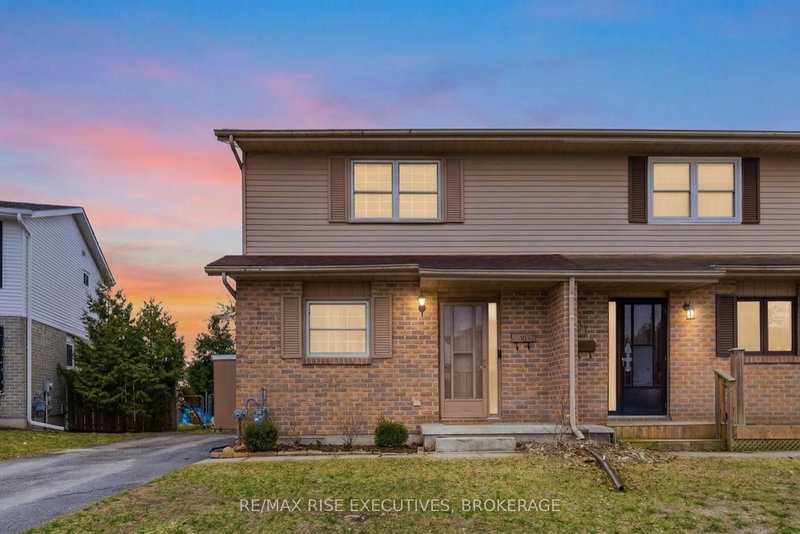 1037 Hickorywood Cres, Kingston, K7P 2E5 | Image 2