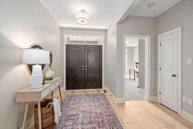 2246 LADYSLIPPER Crescent