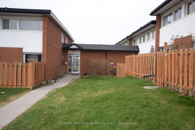 25 - 176 Henry Street