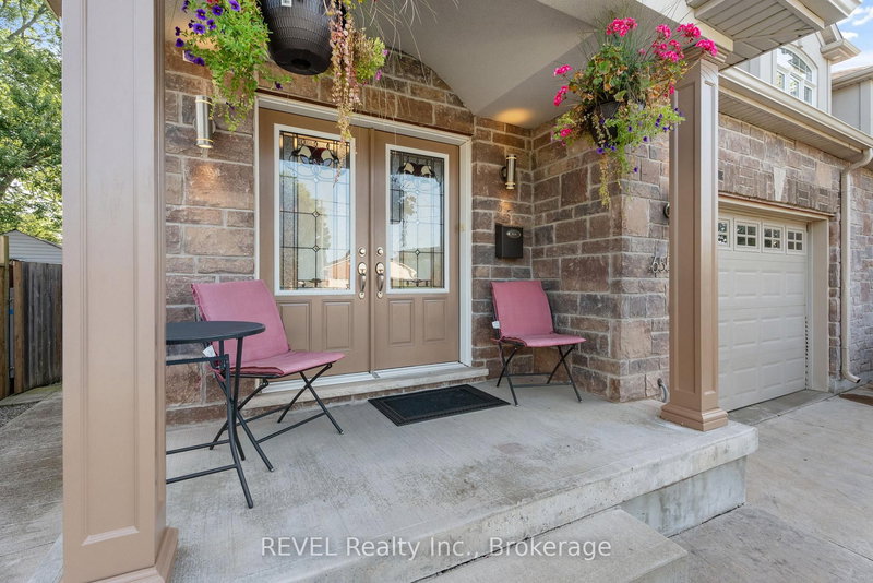 6558 Montrose Rd, Niagara Falls, L2H 1M4 | Image 2