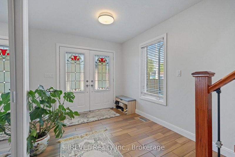 6558 Montrose Rd, Niagara Falls, L2H 1M4 | Image 3