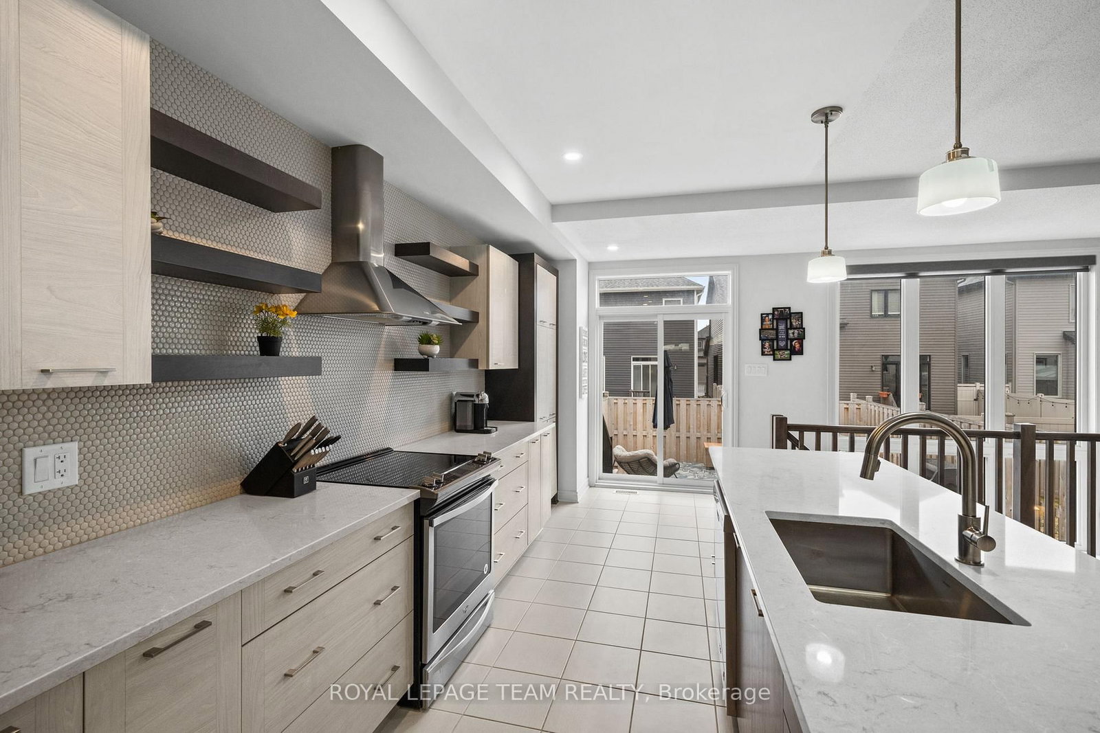 1160 Beckett Crescent - Photo 10