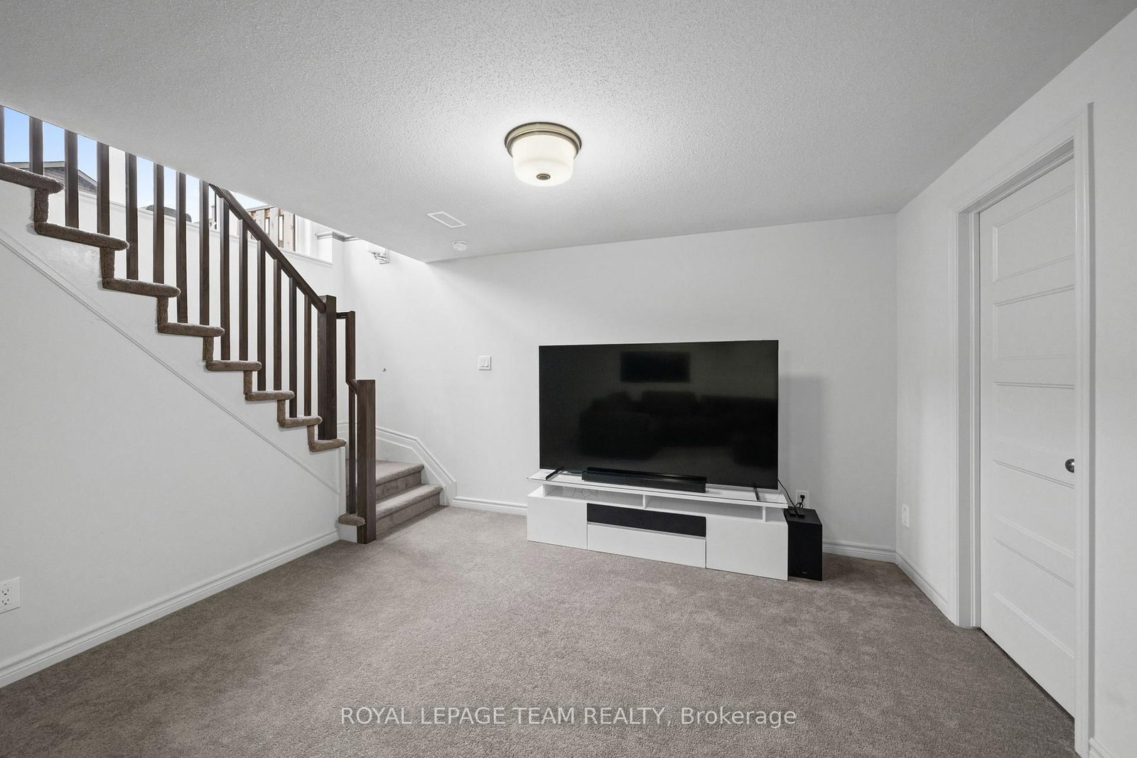 1160 Beckett Crescent - Photo 36