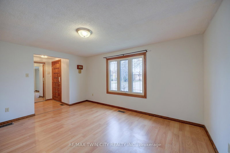 390 Brantwood Park Rd, Brantford, N3P 1K7 | Image 3