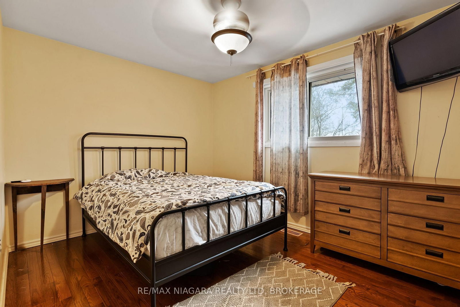 Detached House for sale at 56 Royal Oak Drive, Welland, Ontario, L3C 5V9 - N. Welland - MLS: X12990098