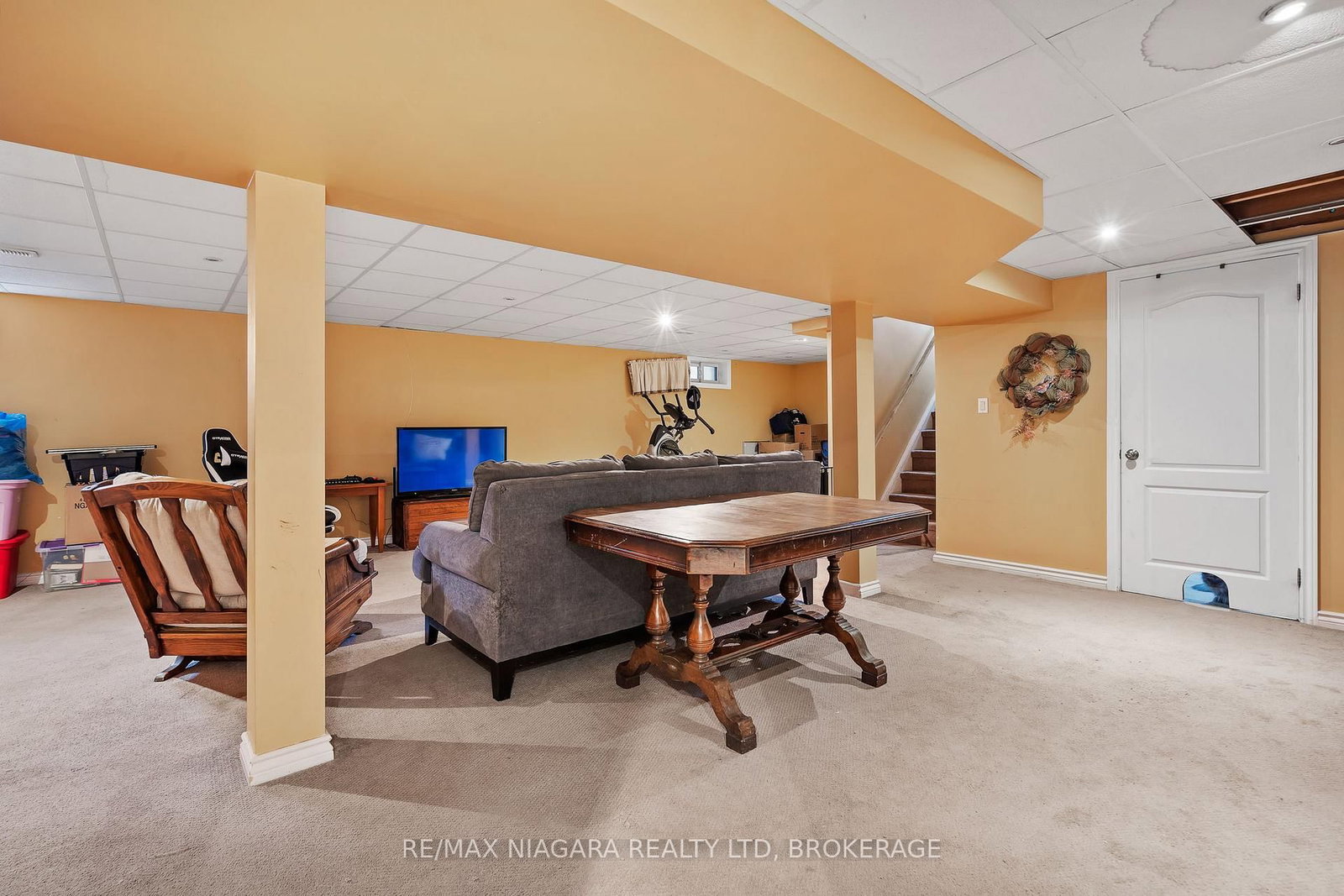 Detached House for sale at 56 Royal Oak Drive, Welland, Ontario, L3C 5V9 - N. Welland - MLS: X12990098