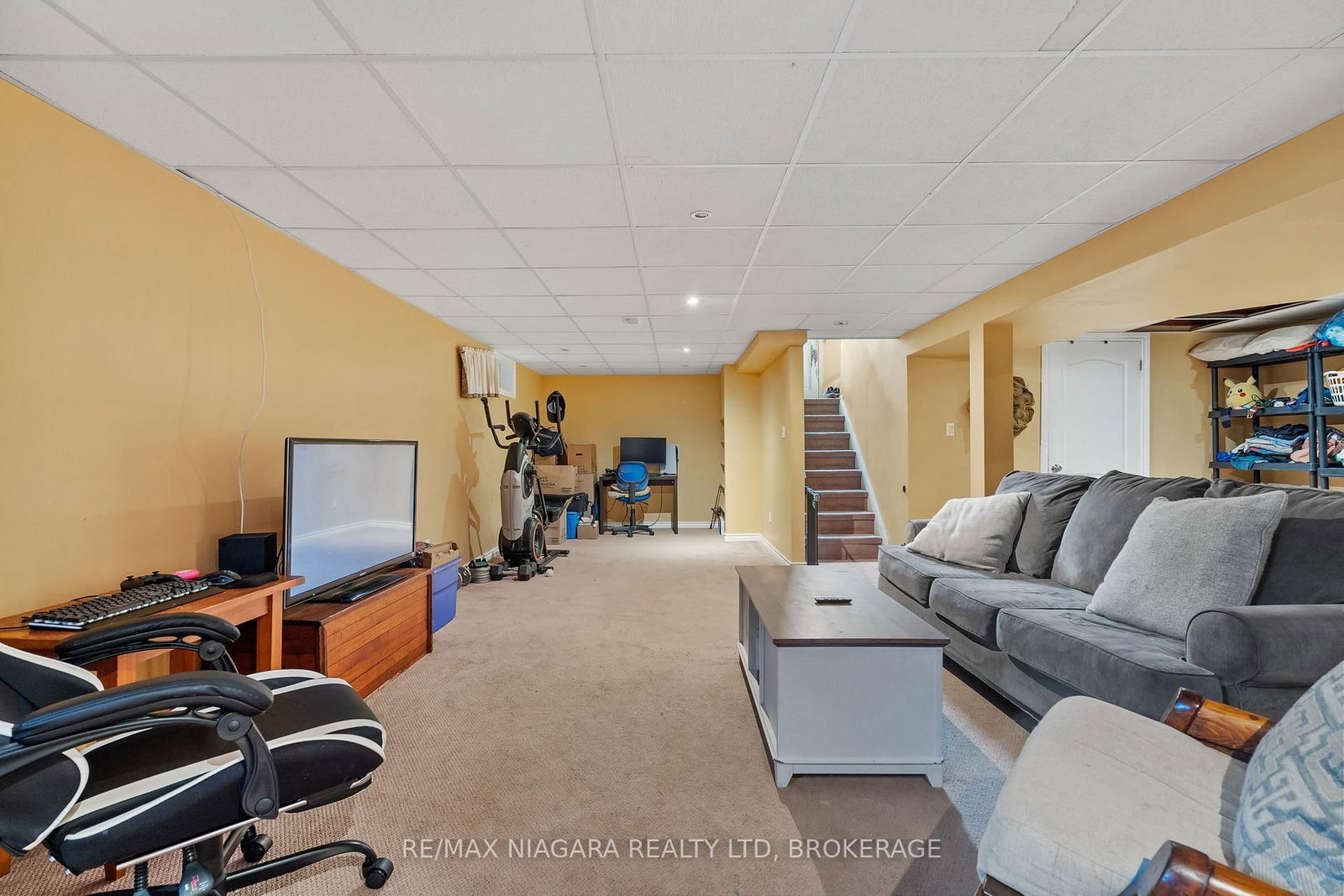 Detached House for sale at 56 Royal Oak Drive, Welland, Ontario, L3C 5V9 - N. Welland - MLS: X12990098