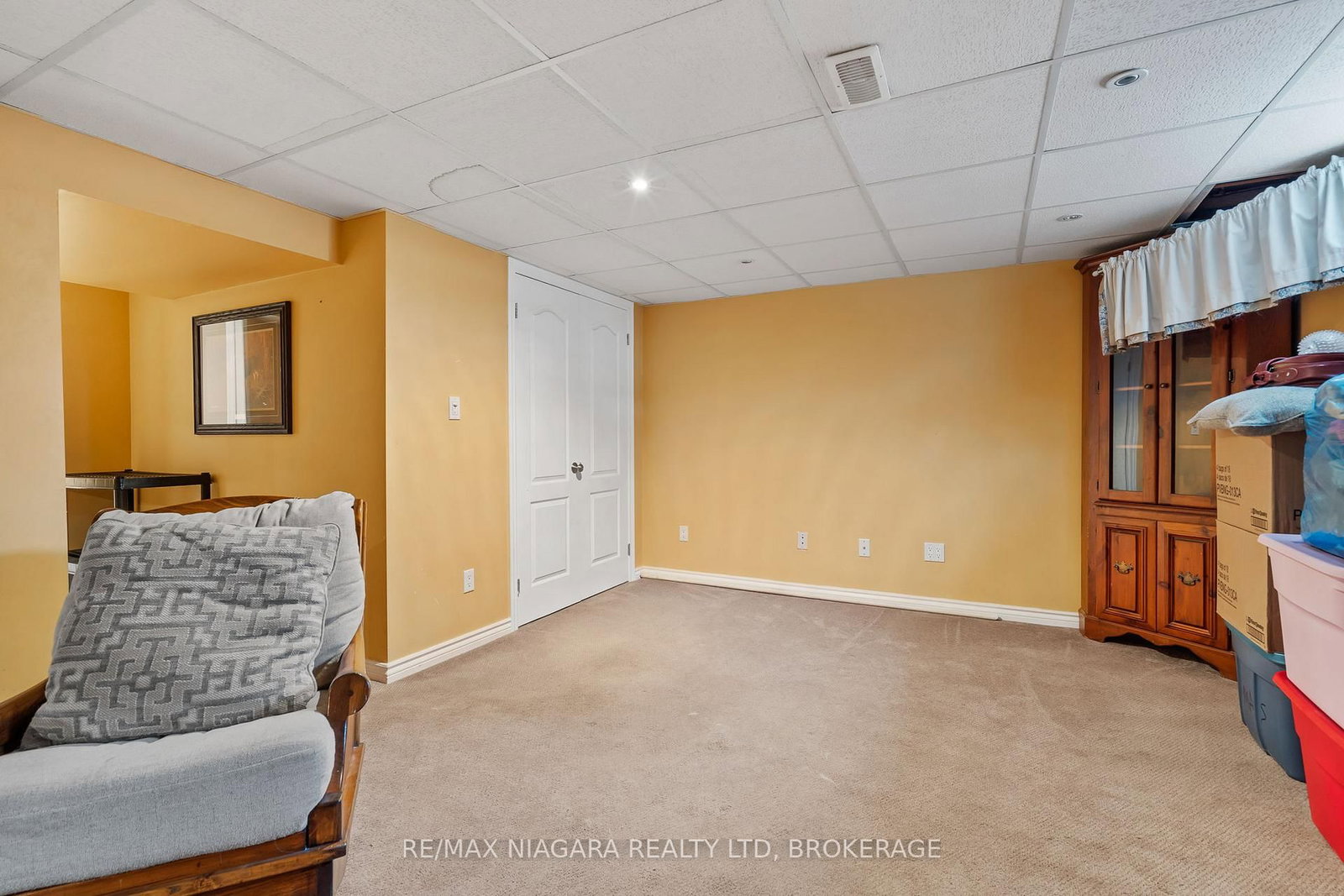 Detached House for sale at 56 Royal Oak Drive, Welland, Ontario, L3C 5V9 - N. Welland - MLS: X12990098