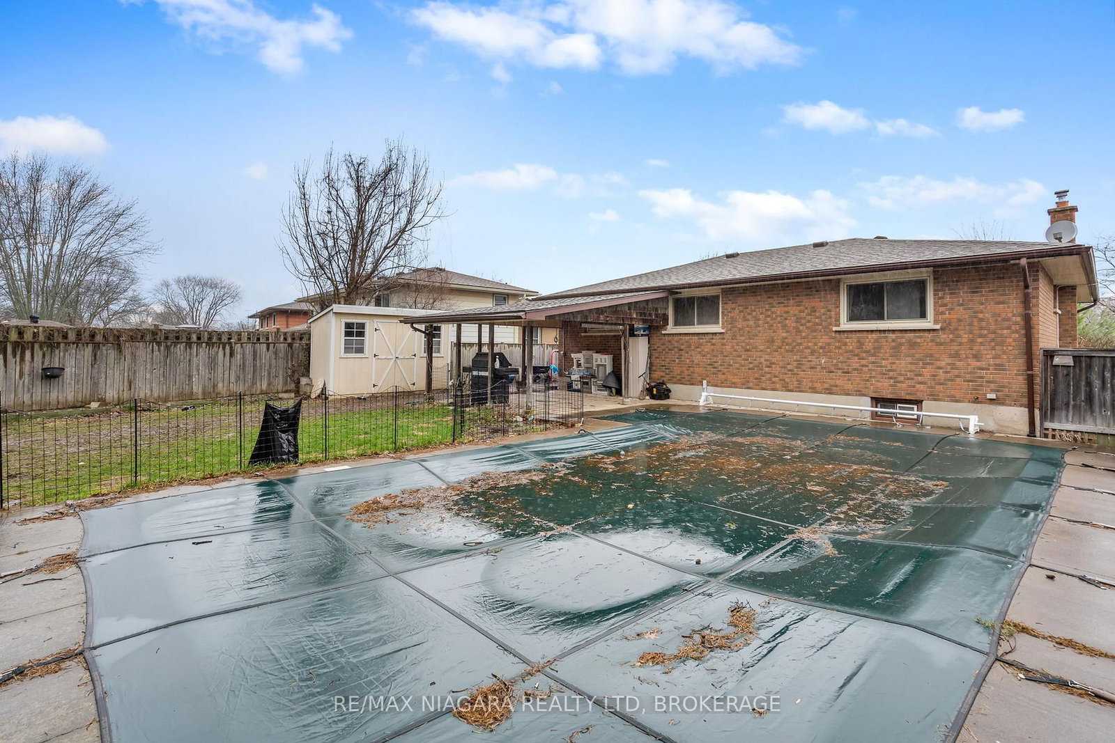 Detached House for sale at 56 Royal Oak Drive, Welland, Ontario, L3C 5V9 - N. Welland - MLS: X12990098