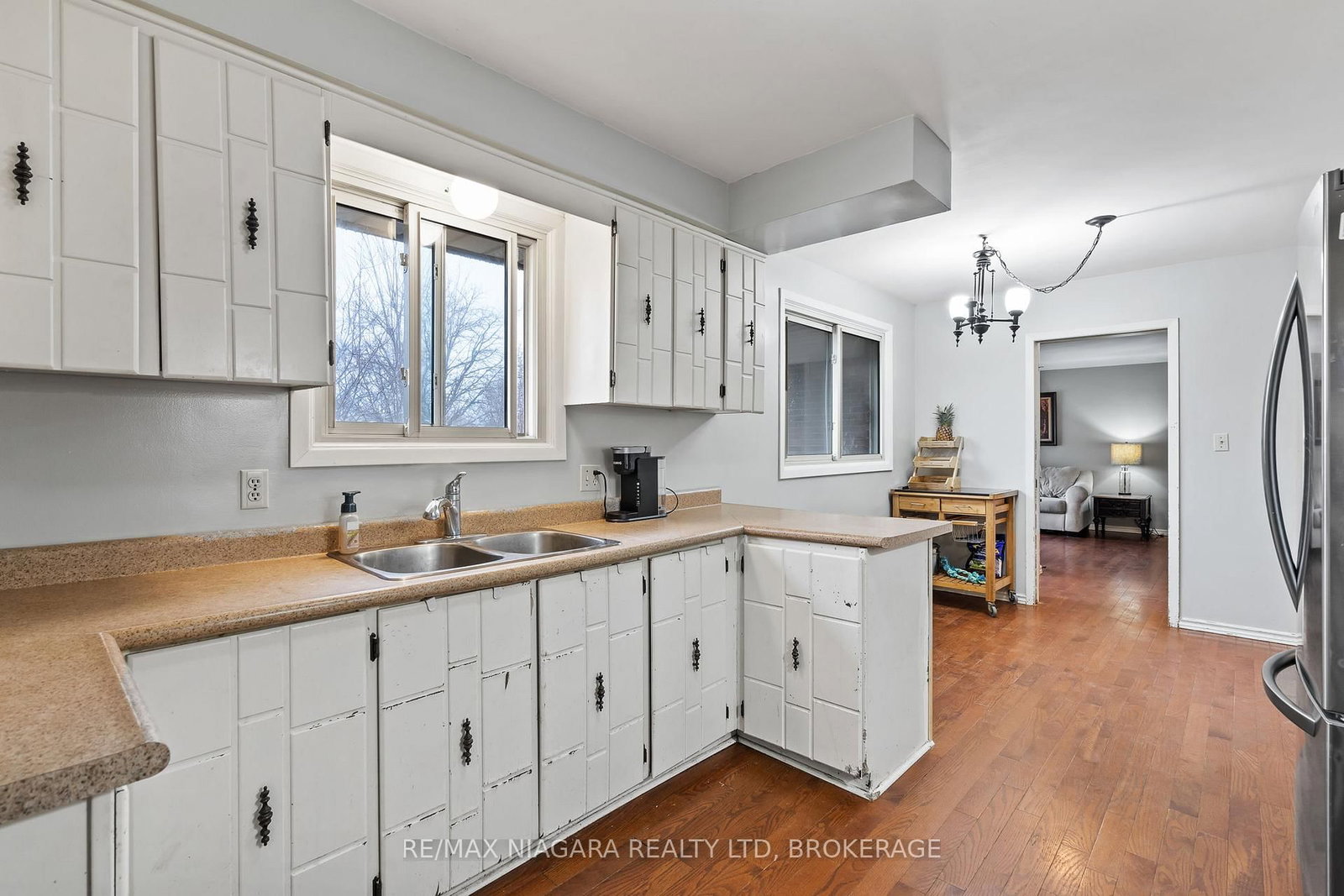 Detached House for sale at 56 Royal Oak Drive, Welland, Ontario, L3C 5V9 - N. Welland - MLS: X12990098