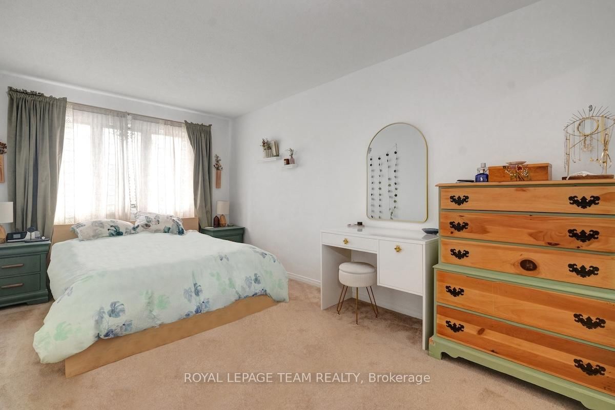 4 Thornbury Crescent - Photo 12