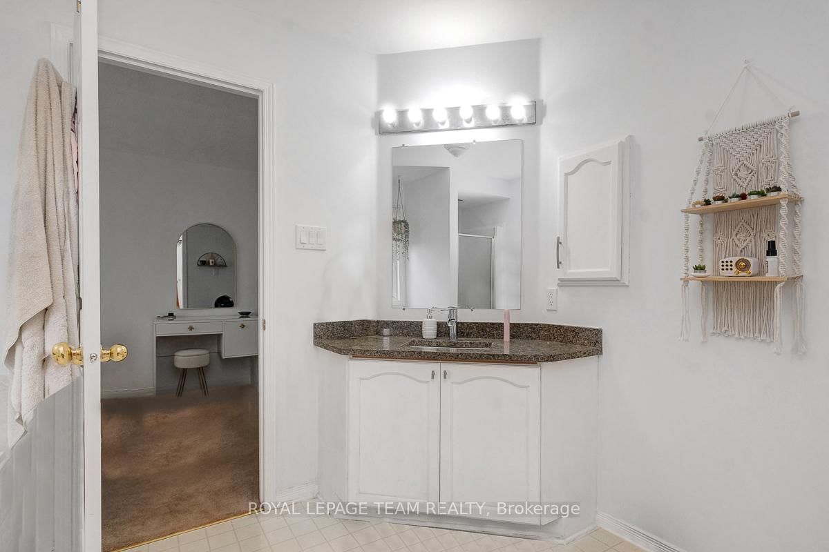 4 Thornbury Crescent - Photo 13