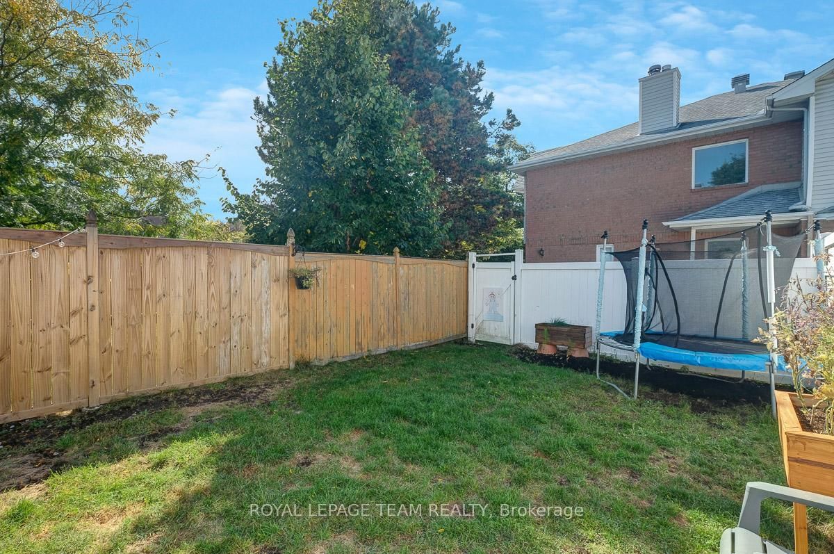 4 Thornbury Crescent - Photo 22