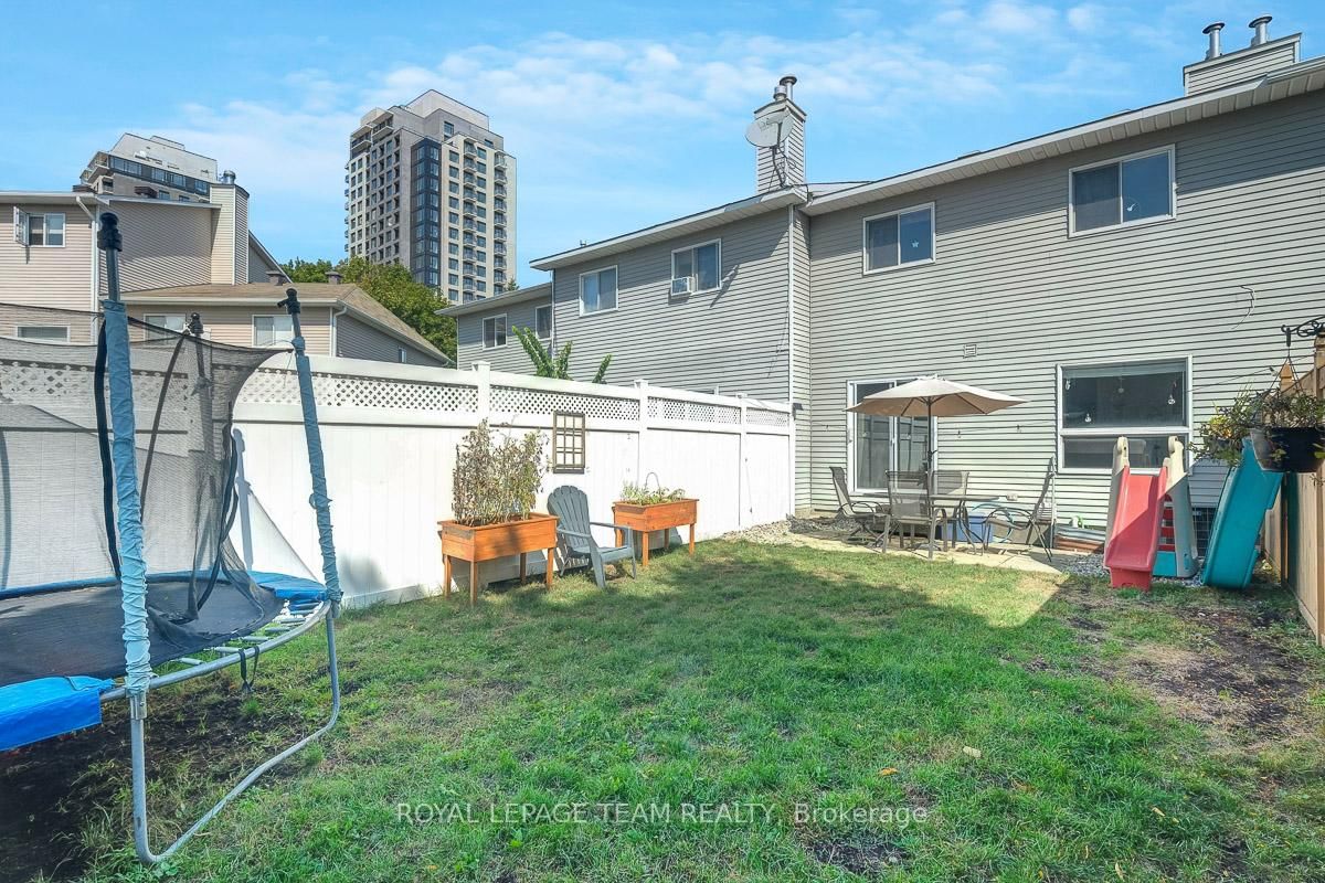 4 Thornbury Crescent - Photo 23