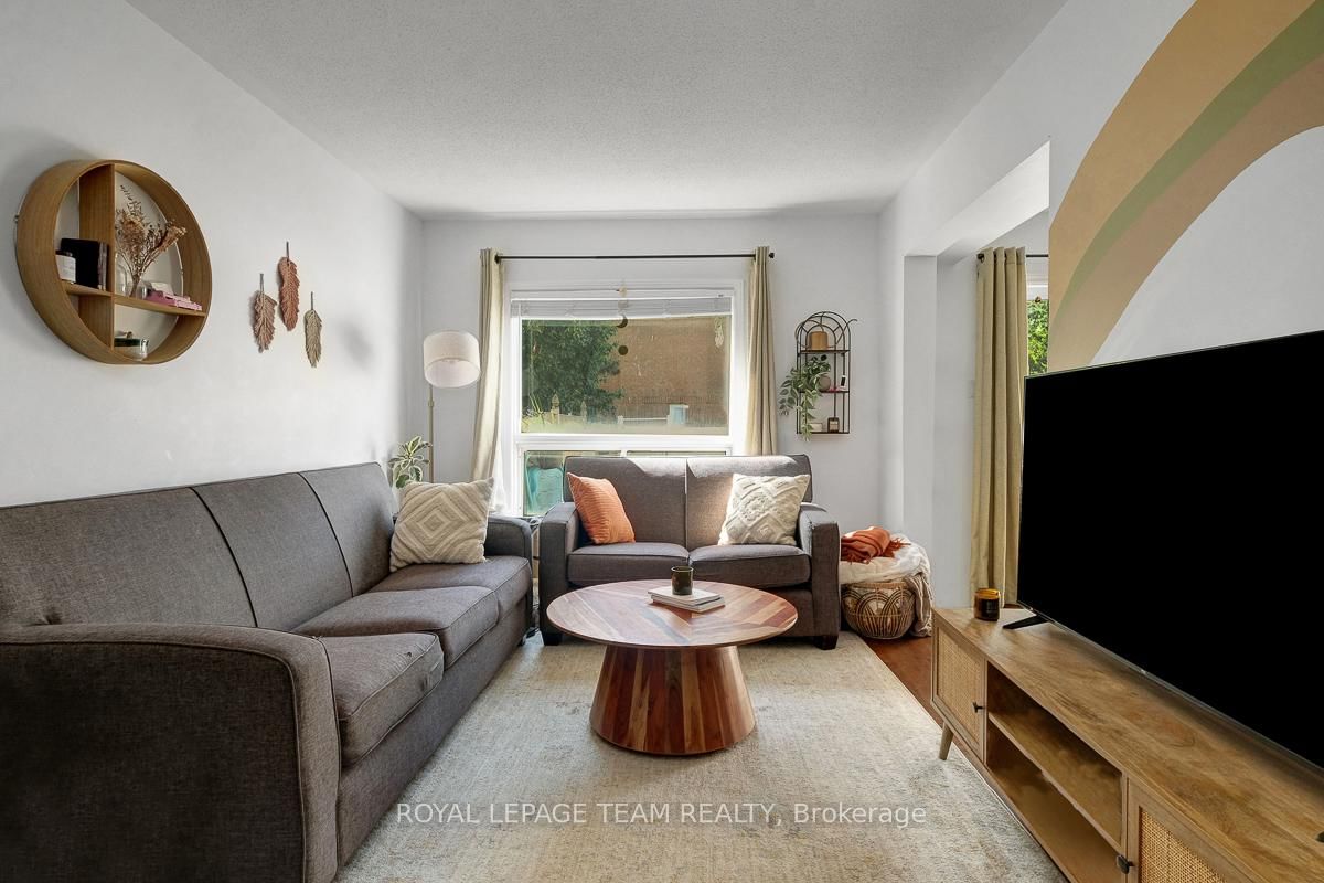 4 Thornbury Crescent - Photo 3