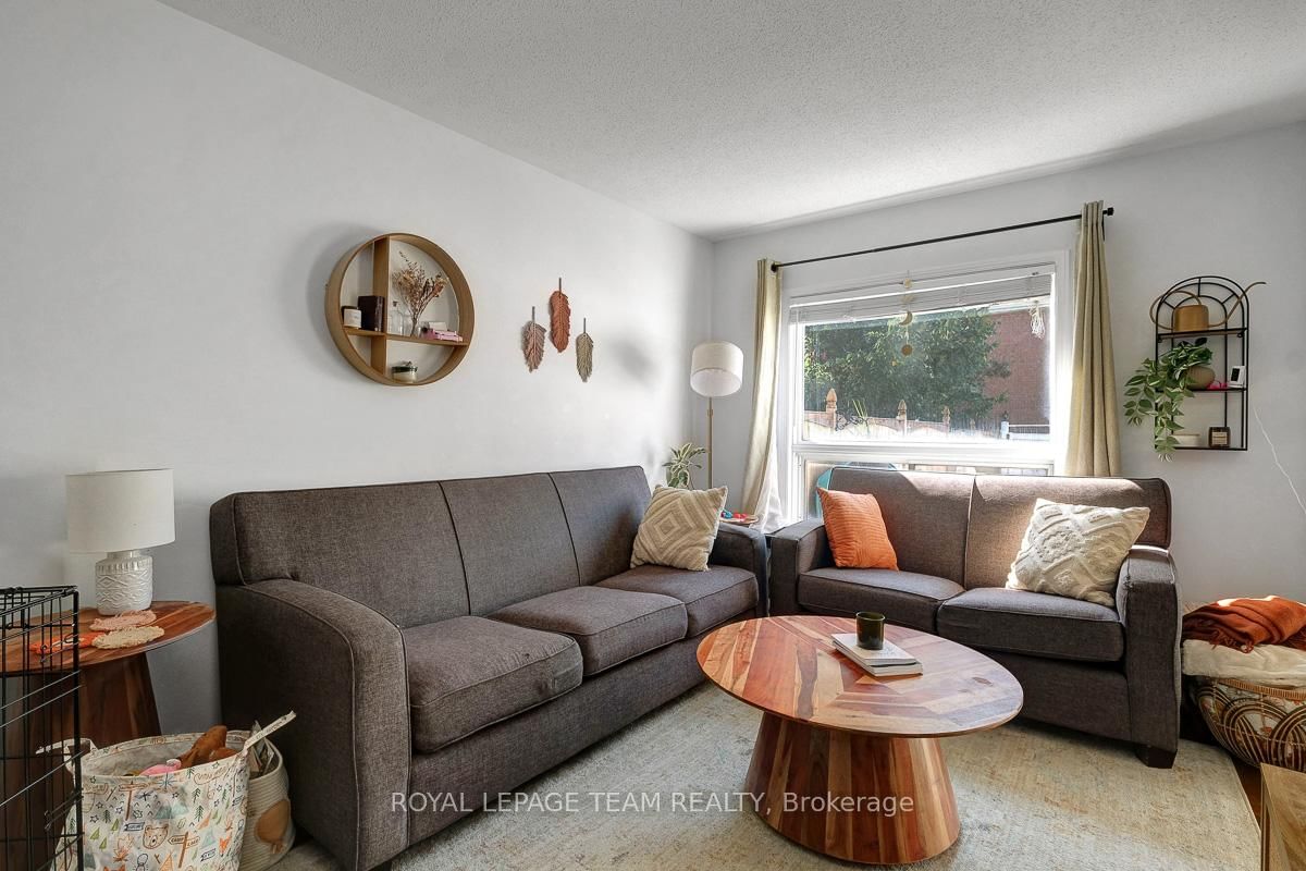 4 Thornbury Crescent - Photo 4