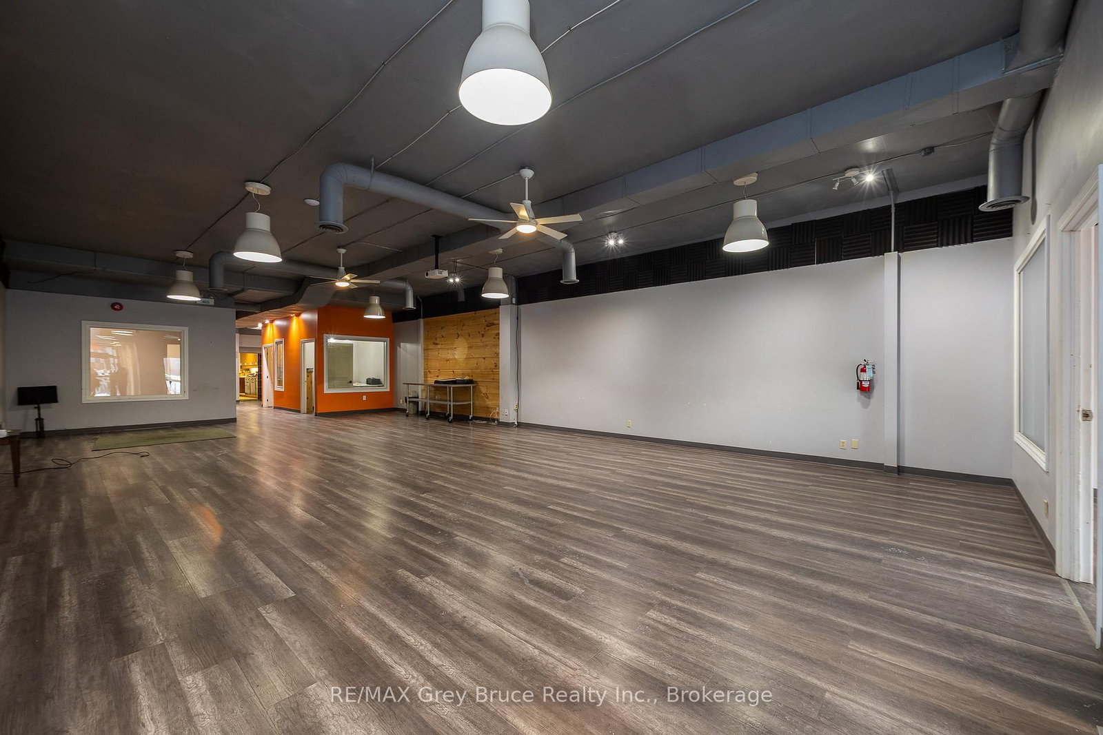 827 E 2nd Avenue • Owen Sound, ON photo 9