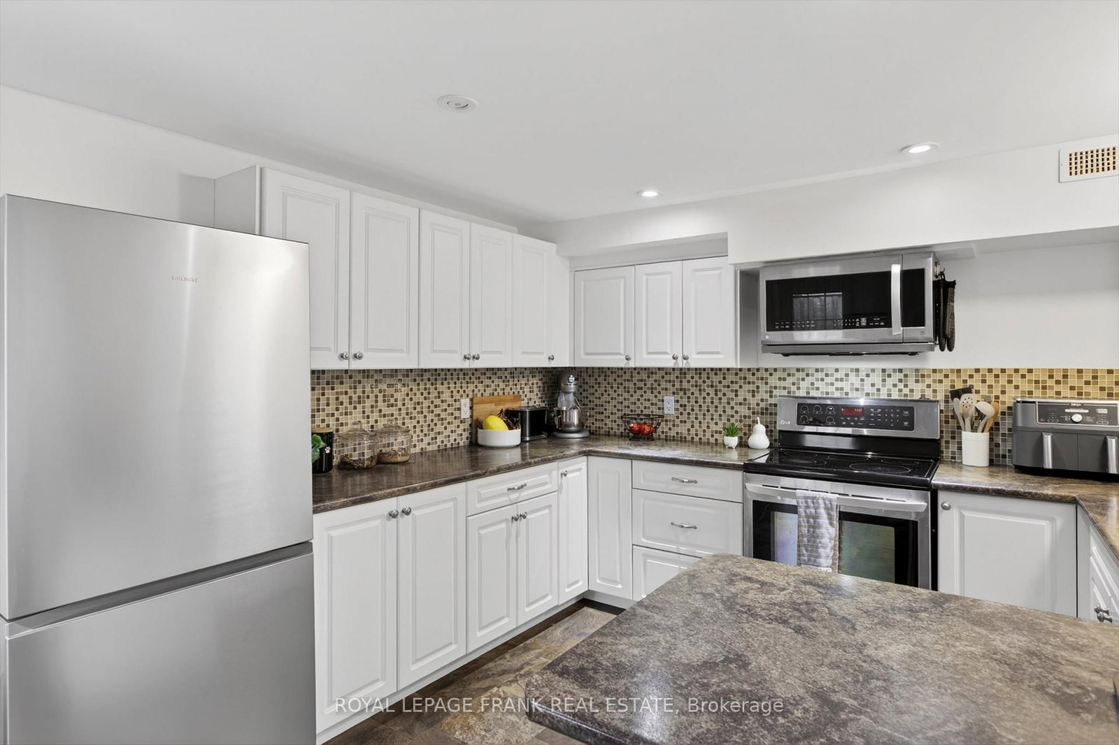 Detached House for sale at 113 Princess Street, Peterborough, Ontario, K9J 2A8 - Town Ward 3 - MLS: X12990314