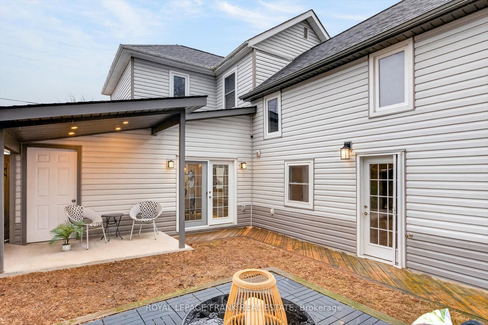 Detached House for sale at 113 Princess Street, Peterborough, Ontario, K9J 2A8 - Town Ward 3 - MLS: X12990314