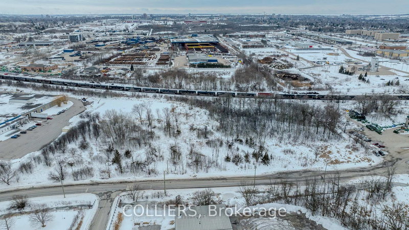 34 St Remy Pl, Kingston, K7K 6C4 | Image 2