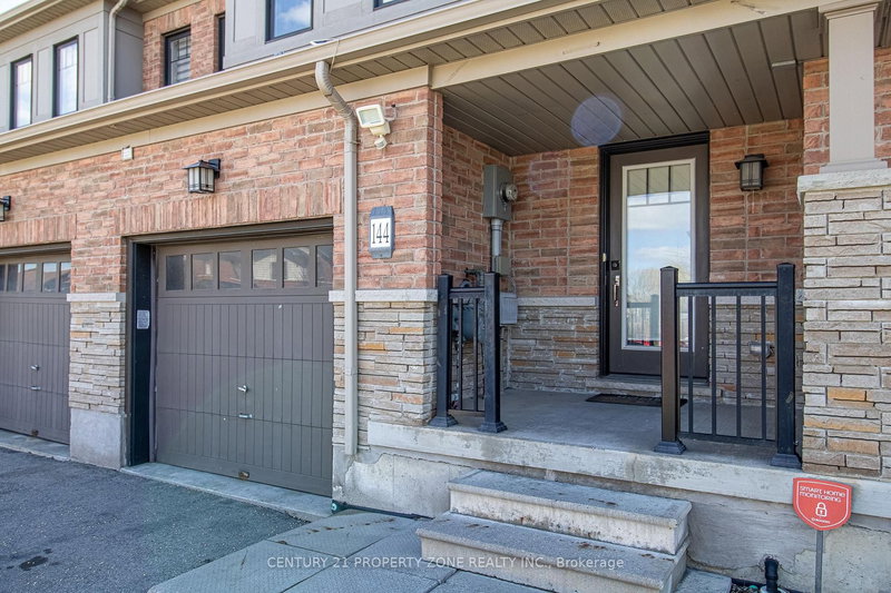 144 Crafter Cres, Hamilton, L8J 0H8 | Image 3