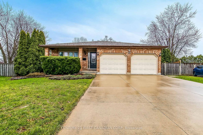 home for sale on 68 Golfview Crescent