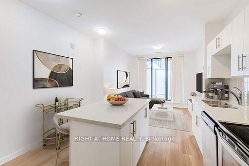 690 King Street, Unit 218