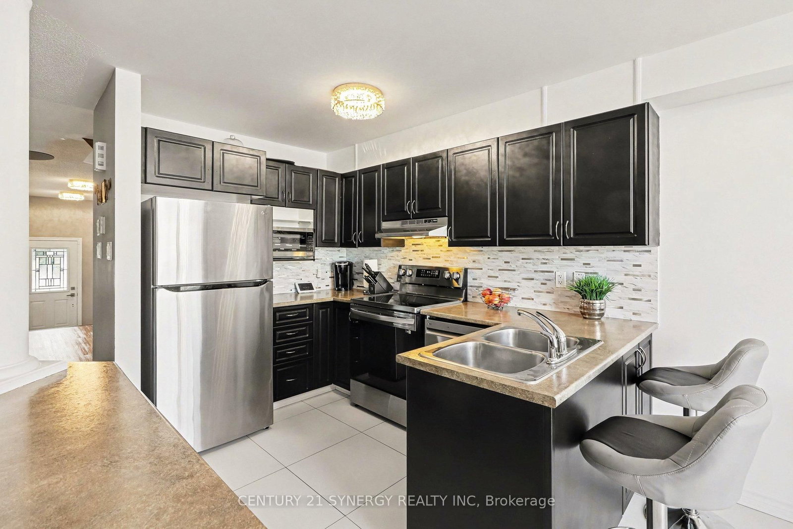 Townhouse for sale at 114 Silvermoon Crescent, Ottawa, Ontario, K4A 0P9 - Avalon East - MLS: X12990586