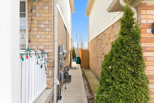 LOWER - 24 Baintree Way