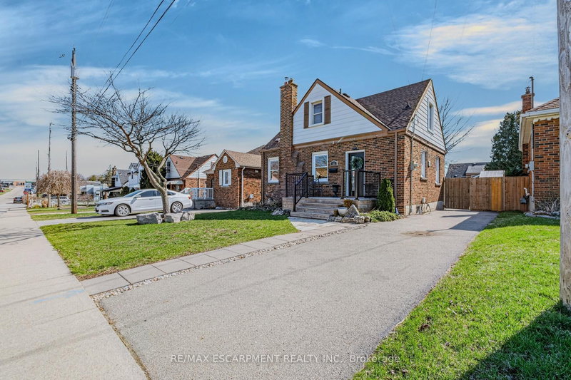 43 Woodbridge Rd, Hamilton, L8K 3C8 | Image 2