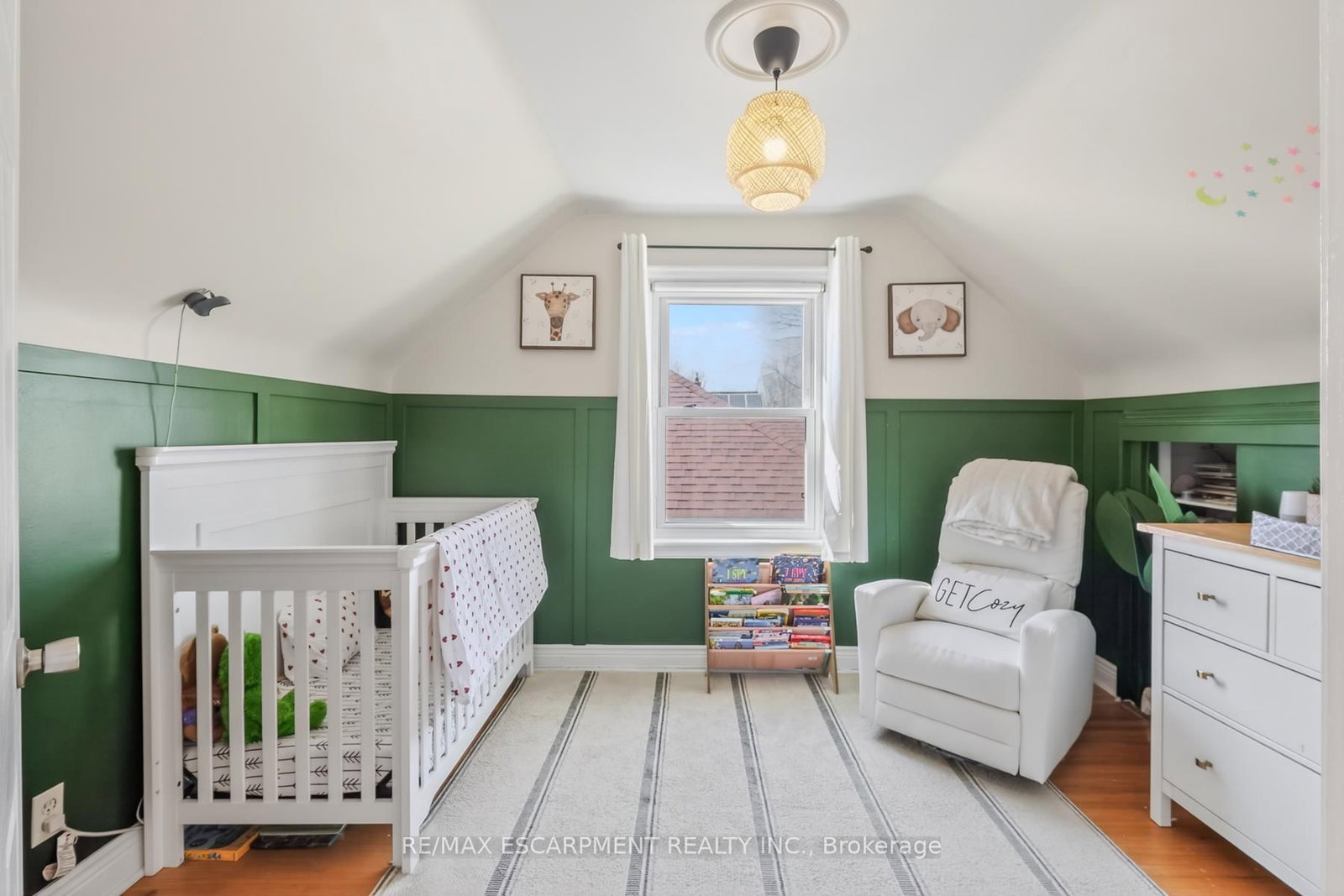 Detached House for sale at 43 Woodbridge Road, Hamilton, Ontario, L8K 3C8 - Rosedale - MLS: X12990636