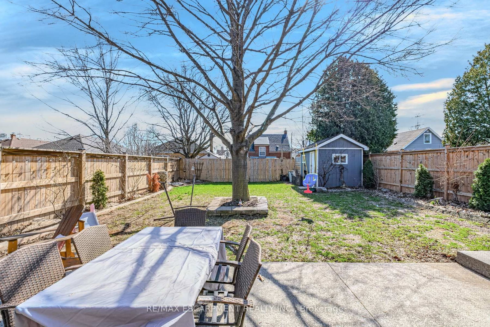 Detached House for sale at 43 Woodbridge Road, Hamilton, Ontario, L8K 3C8 - Rosedale - MLS: X12990636