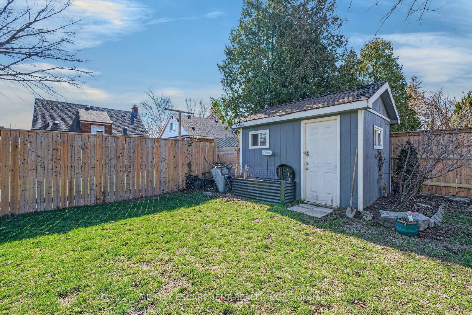 Detached House for sale at 43 Woodbridge Road, Hamilton, Ontario, L8K 3C8 - Rosedale - MLS: X12990636