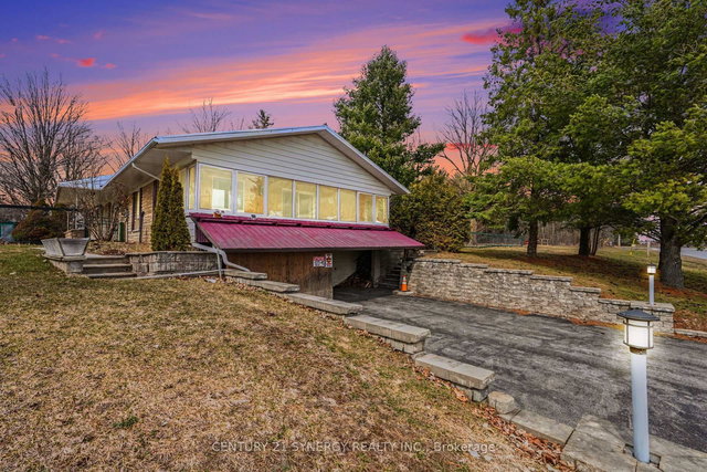 220 Highfield Crescent