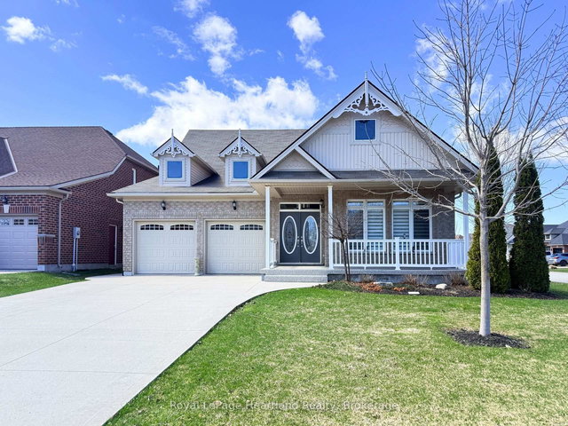 10 Macpherson Avenue