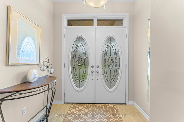 10 Macpherson Avenue