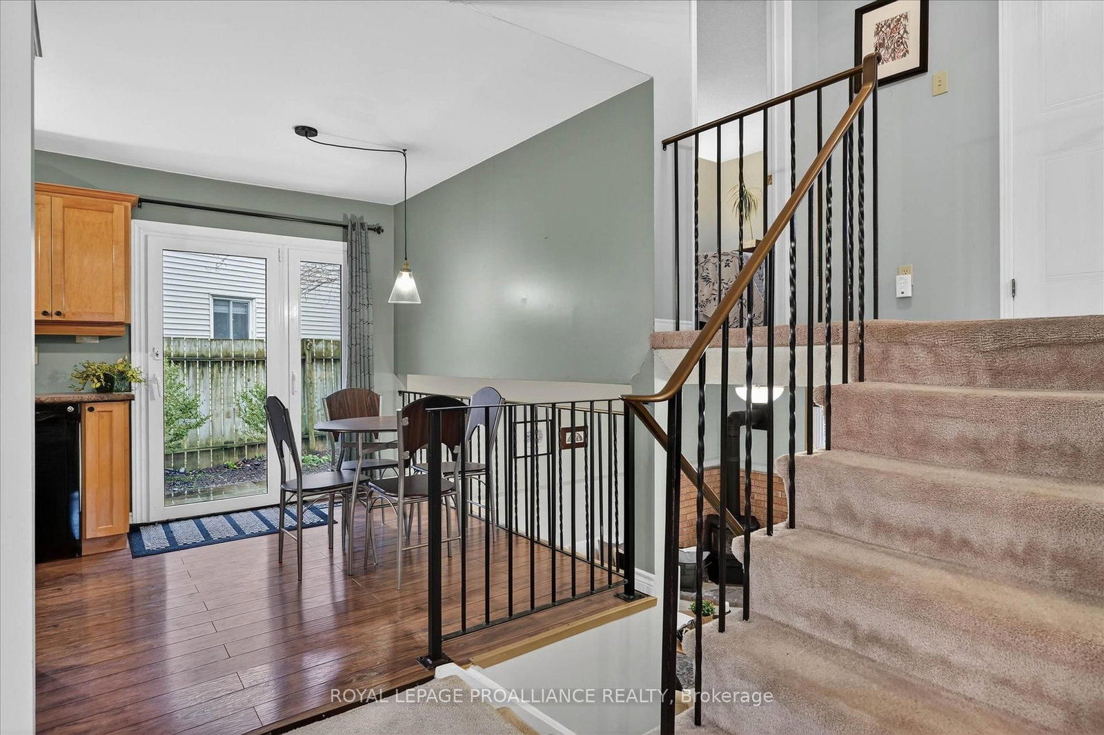 Detached House for sale at 7 Daleview Court, Peterborough, Ontario, K9J 8E6 - Monaghan Ward 2 - MLS: X12990822