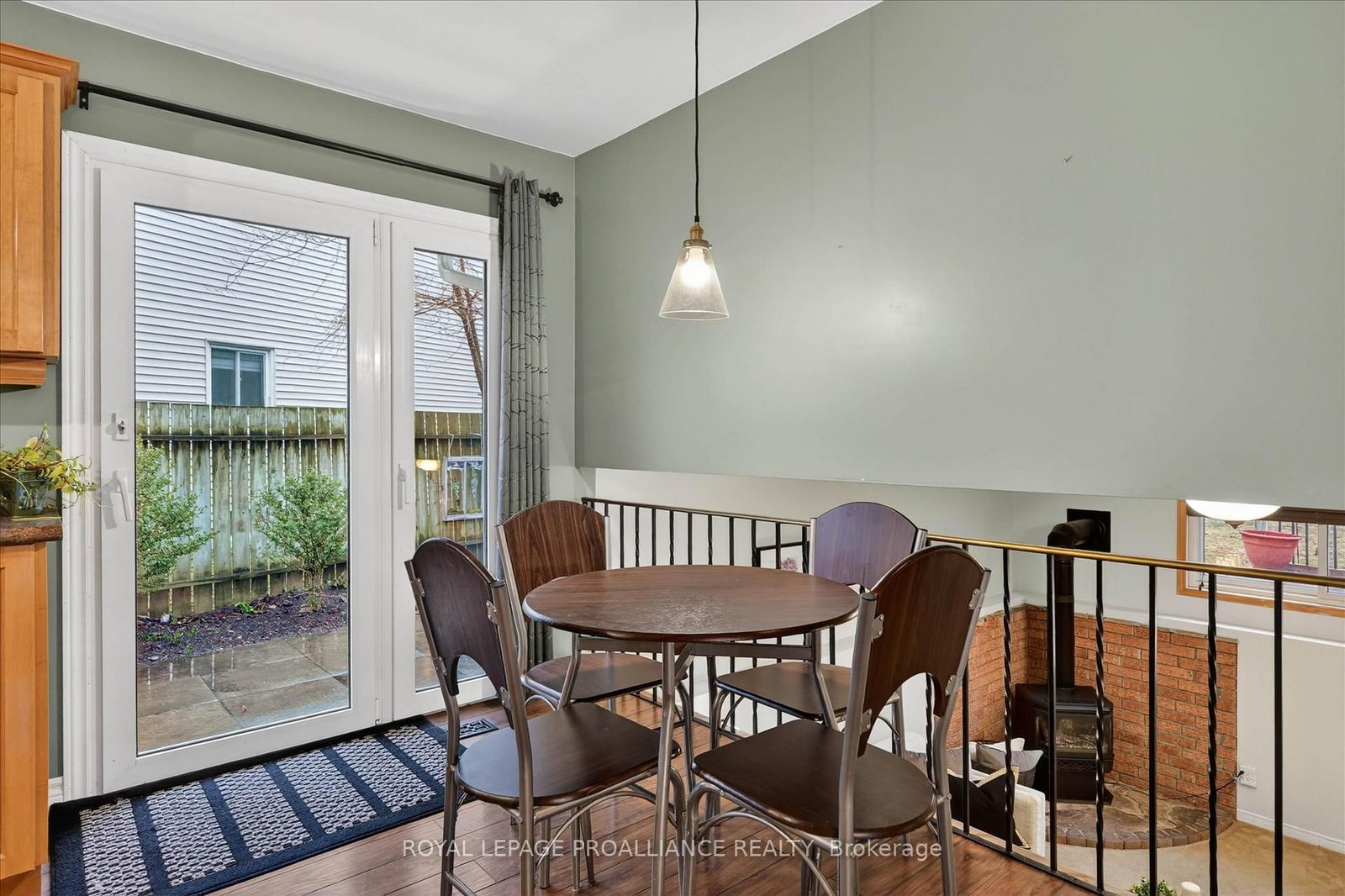 Detached House for sale at 7 Daleview Court, Peterborough, Ontario, K9J 8E6 - Monaghan Ward 2 - MLS: X12990822